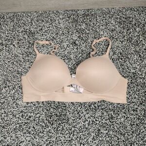 Victoria's Secret incredible Padded No Wire Wireless Push-up bra Cream Nude 36B
